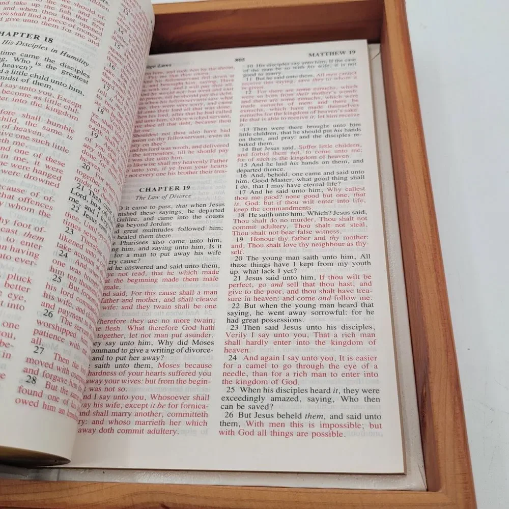 Dove of Peace KJV Holy Bible King James Version Cedar Remembrance Box Red Letter